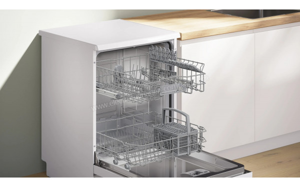 BOSCH SMS2ITW67E - Vue des paniers