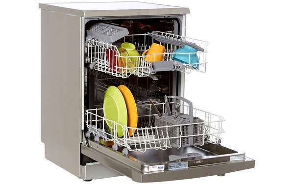 BOSCH SMS40D18EU - Vue de l'int&eacute;rieur 2 (cr&eacute;dit : Boulanger)