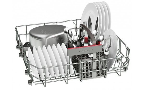 BOSCH SMS46II17E - Vue du panier inf&eacute;rieur
