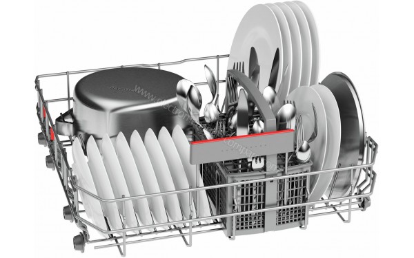 BOSCH SMS46JW03E - Vue du panier inf&eacute;rieur