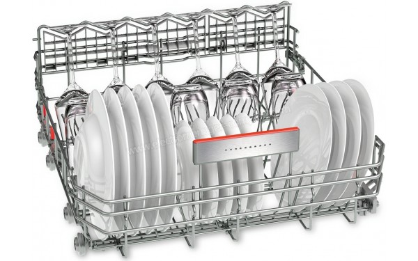 BOSCH SMS68UI02E - Vue du panier inf&eacute;rieur (cr&eacute;dit : Darty)