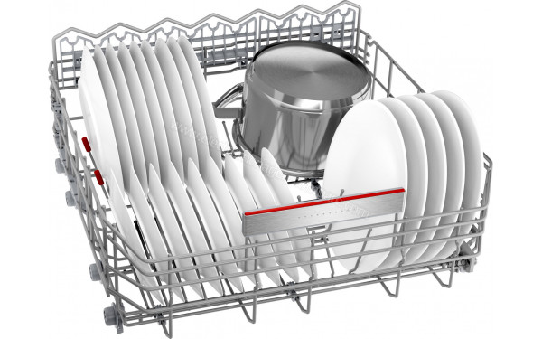 BOSCH SMS8YCI03E - Vue du panier inf&eacute;rieur