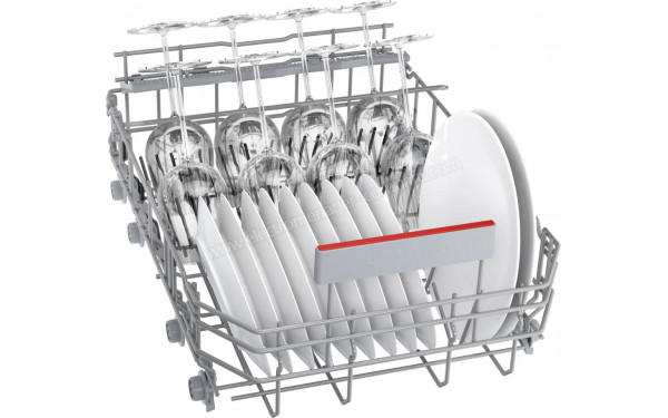 BOSCH SPV4EMX24F - Vue du panier inf&eacute;rieur