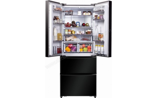 CANDY CCMN7182B - Vue de l'int&eacute;rieur (cr&eacute;dit : Boulanger)