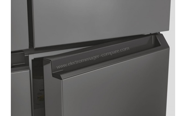 CANDY CFQQ5T817EPS - Zoom sur les poign&eacute;es int&eacute;gr&eacute;es