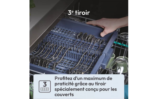 CANDY CNF4A4S3PSX - Vue du tiroir sup&eacute;rieur