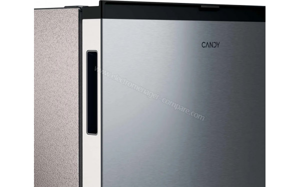 CANDY CNOQ2S58EX - Zoom sur la poign&eacute;e int&eacute;gr&eacute;e
