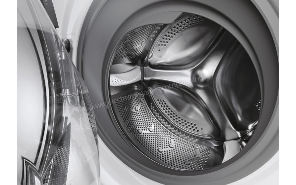 CANDY RP4116BWMBC/1-S - Zoom sur le tambour