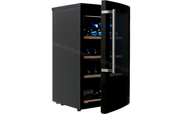 CAVISS SN130KBE4 - Vue 3/4 gauche porte ouverte (cr&eacute;dit : Boulanger)