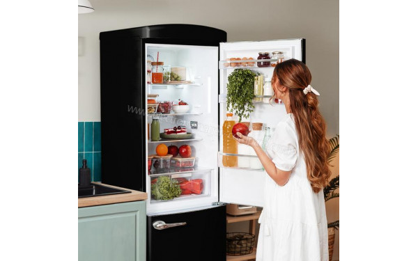 CECOTEC Bolero CoolMarket Combi Origin 294 Black E - Mise en situation