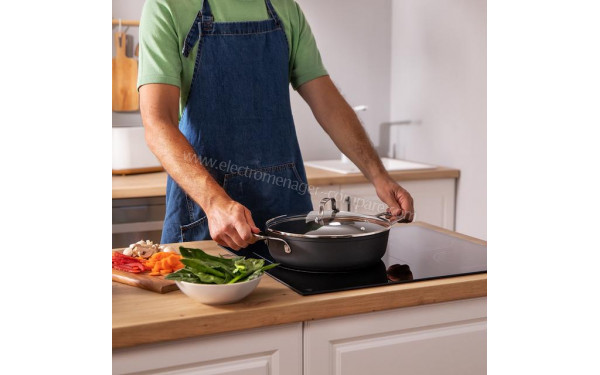 CECOTEC Bolero Squad V 3000 Noir - Mise en situation