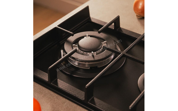 CECOTEC Bolero Squad G 2400F Glass Black - Zoom sur le foyer Wok