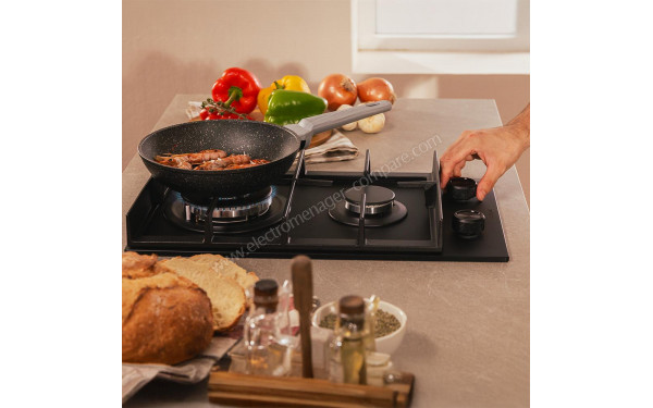 CECOTEC Bolero Squad G 2400F Glass Black - Mise en situation