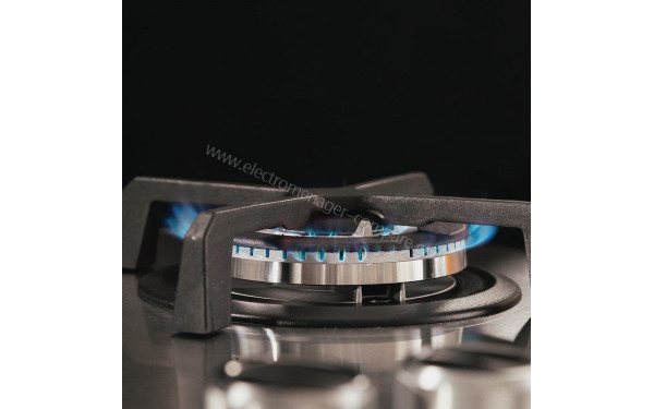 CECOTEC Bolero Squad G 3400S Inox - Zoom sur le foyer &agrave; gaz