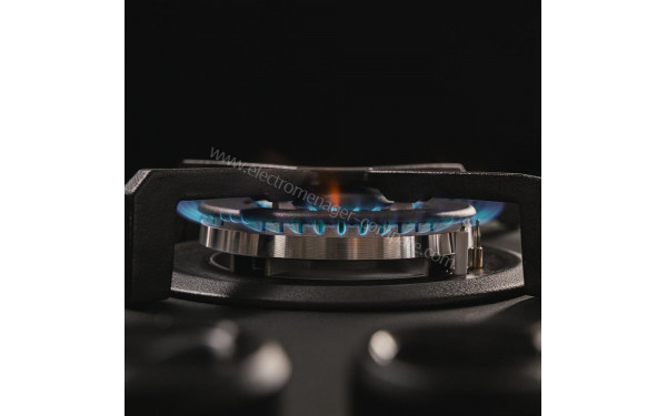 CECOTEC Bolero Squad G 4400S Nano Glass - Zoom sur le foyer &agrave; gaz