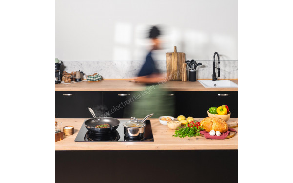 CECOTEC Bolero Squad I 3600 Noir - Mise en situation