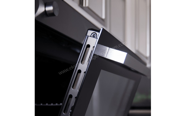 CECOTEC Bolero Hexa C126000 Inox A - Zoom sur la porte