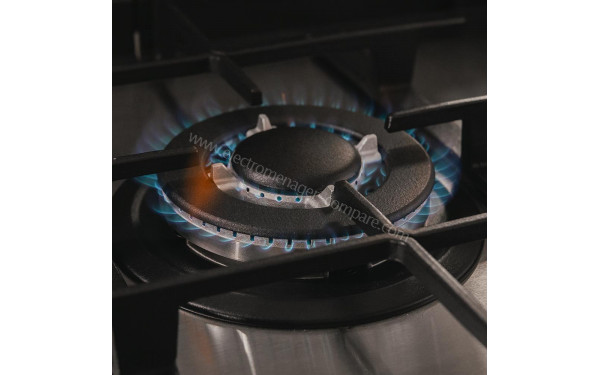 CECOTEC Bolero Squad G 2400F Inox - Zoom sur le foyer &agrave; gaz