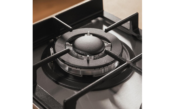 CECOTEC Bolero Squad G 2400F Inox - Zoom sur le foyer &agrave; gaz