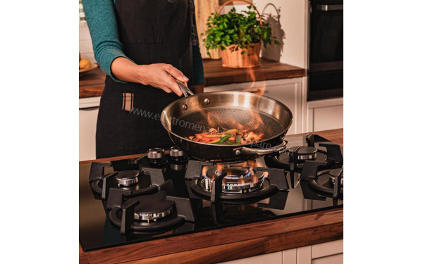 CECOTEC Bolero Squad G 5200S Glass Black - Mise en situation