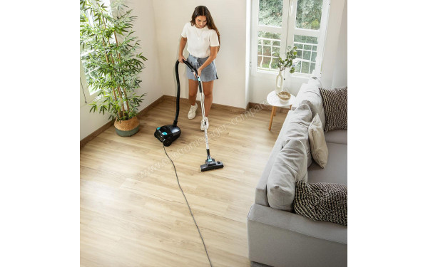 CECOTEC Conga Powerbag 2000 Compact Plus - Mise en situation