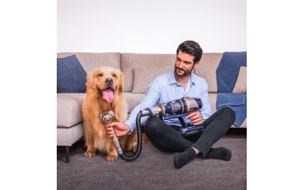 CECOTEC Conga Rockstar 12500 Stellar AquaPet - Mise en situation