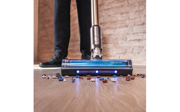 CECOTEC Conga Rockstar 12500 Stellar AquaPet - Mise en situation