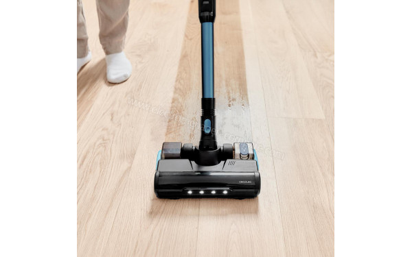 CECOTEC Conga Rockstar 6500 Century ErgoWet - Mise en situation