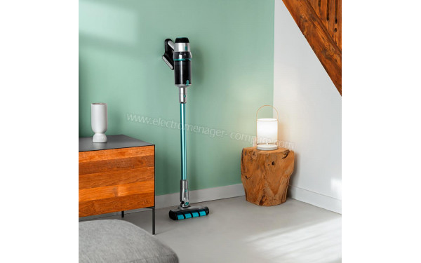 CECOTEC Conga Rockstar 1600 Titanium - Vue sur base de chargement