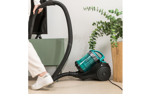 CECOTEC Conga Rockstar Multicyclonic Compact Plus - Mise en situation