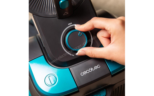 CECOTEC Conga Rockstar Multicyclonic XL PowerStyle - Bouton de commandes