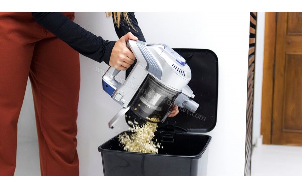 CECOTEC Conga ThunderBrush 750 Immortal Battery 25.9 V - Mise en situation