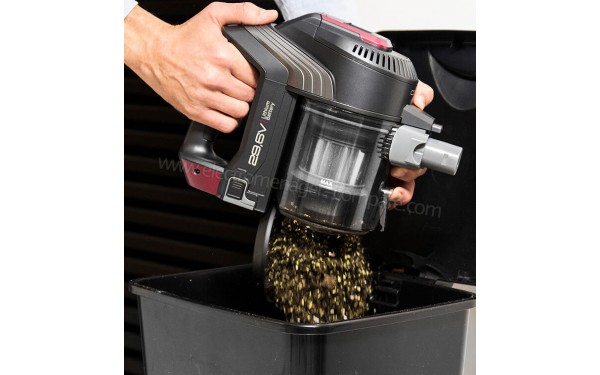 CECOTEC Conga ThunderBrush 820 Immortal Battery 29.6 V - Vue du vidage du bac &agrave; poussi&egrave;re