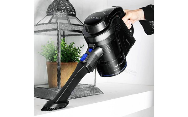 CECOTEC Conga Thunderbrush 890 Immortal 29.6V - Vue 3/4 droite &agrave; main