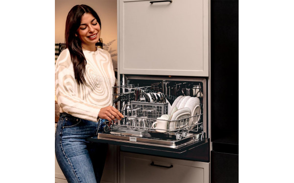 CECOTEC Bolero Aguazero 2500 S-BI Black Glass - Mise en situation