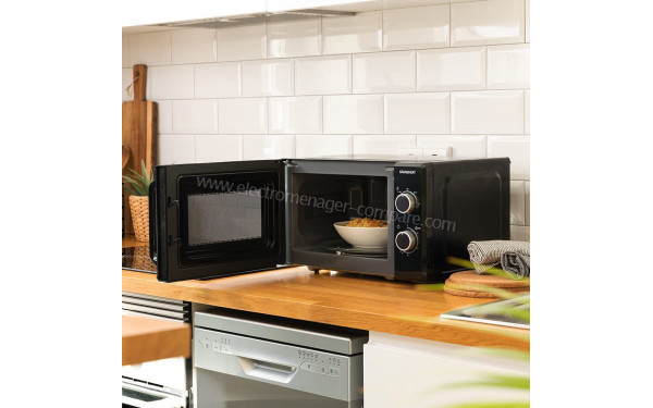 CECOTEC Grandheat 3030 Noir - Mise en situation