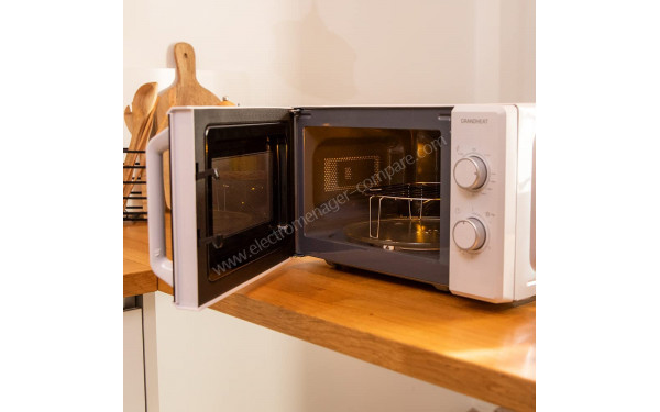 CECOTEC Grandheat 3110 Blanc - Mise en situation