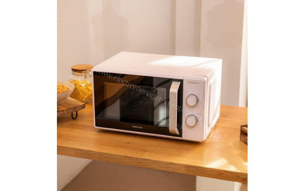 CECOTEC Grandheat 3110 Blanc - Mise en situation