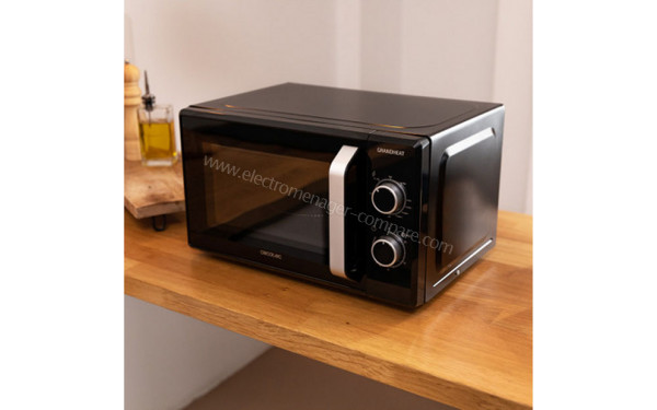 CECOTEC Grandheat 3130 Noir - Mise en situation