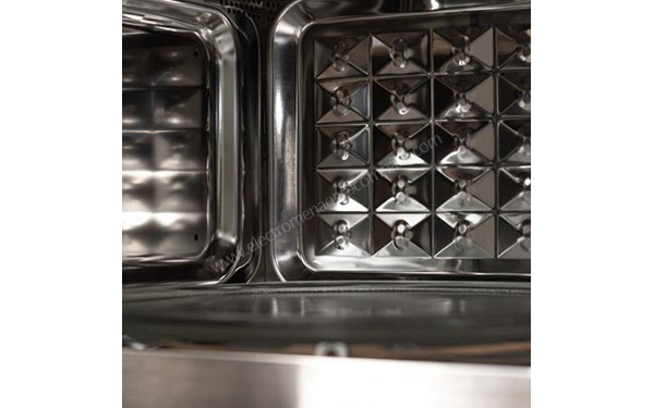 CECOTEC GrandHeat 2550 Built-in Steel - Vue de l'int&eacute;rieur