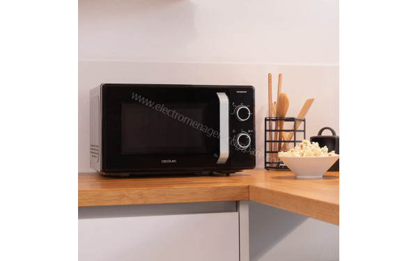 CECOTEC Grandheat 3050 Noir - Mise en situation