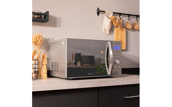 CECOTEC ProClean 8110 - Mise en situation vue 3/4 gauche