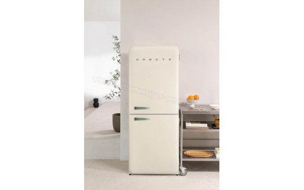 CREATE Fridge R&eacute;tro Combi 401L Blanc Cass&eacute; Vert Sauge - Mise en situation