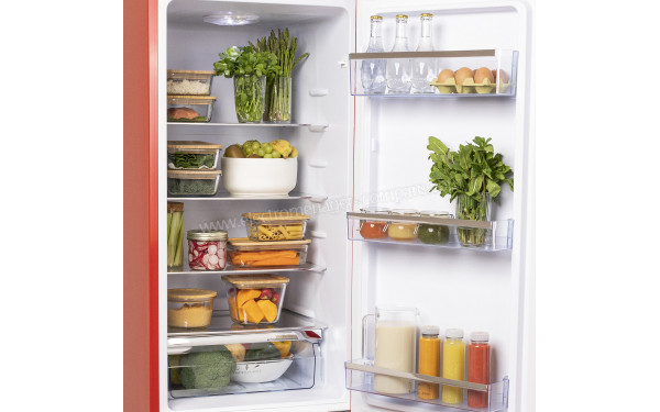 CREATE Fridge Stylance 244L Rouge - Vue de l'int&eacute;rieur partie r&eacute;frig&eacute;rateur