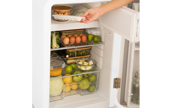 CREATE Retro Fridge 107L Rose Gold Blanc - Mise en situation