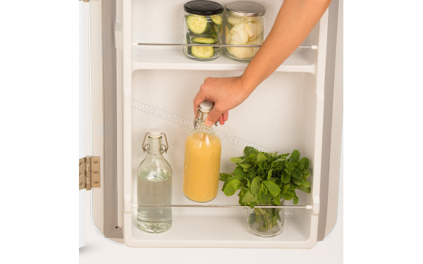 CREATE Retro Fridge 107L Rose Gold Blanc - Mise en situation