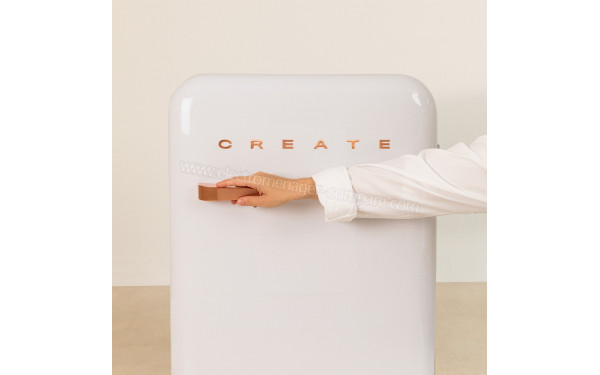 CREATE Retro Fridge 107L Rose Gold Blanc - Mise en situation