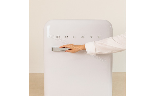 CREATE Retro Fridge 107L Argent Blanc - Mise en situation
