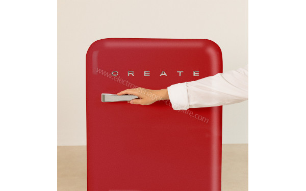 CREATE Retro Fridge 107L Argent Rouge - Mise en situation