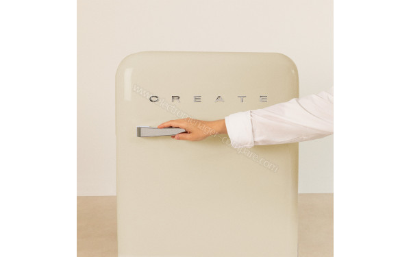 CREATE Retro Fridge 107L Argent Beige - Mise en situation